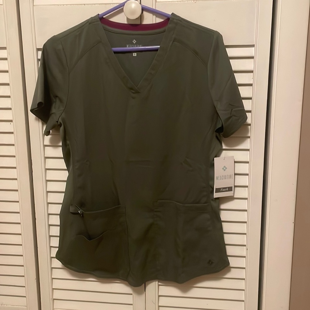 MedCouture touch size small scrub top. Womens. Very comfortable. Tags still on.